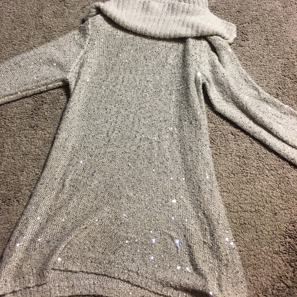 3 sweaters - Picture 6 of 6
